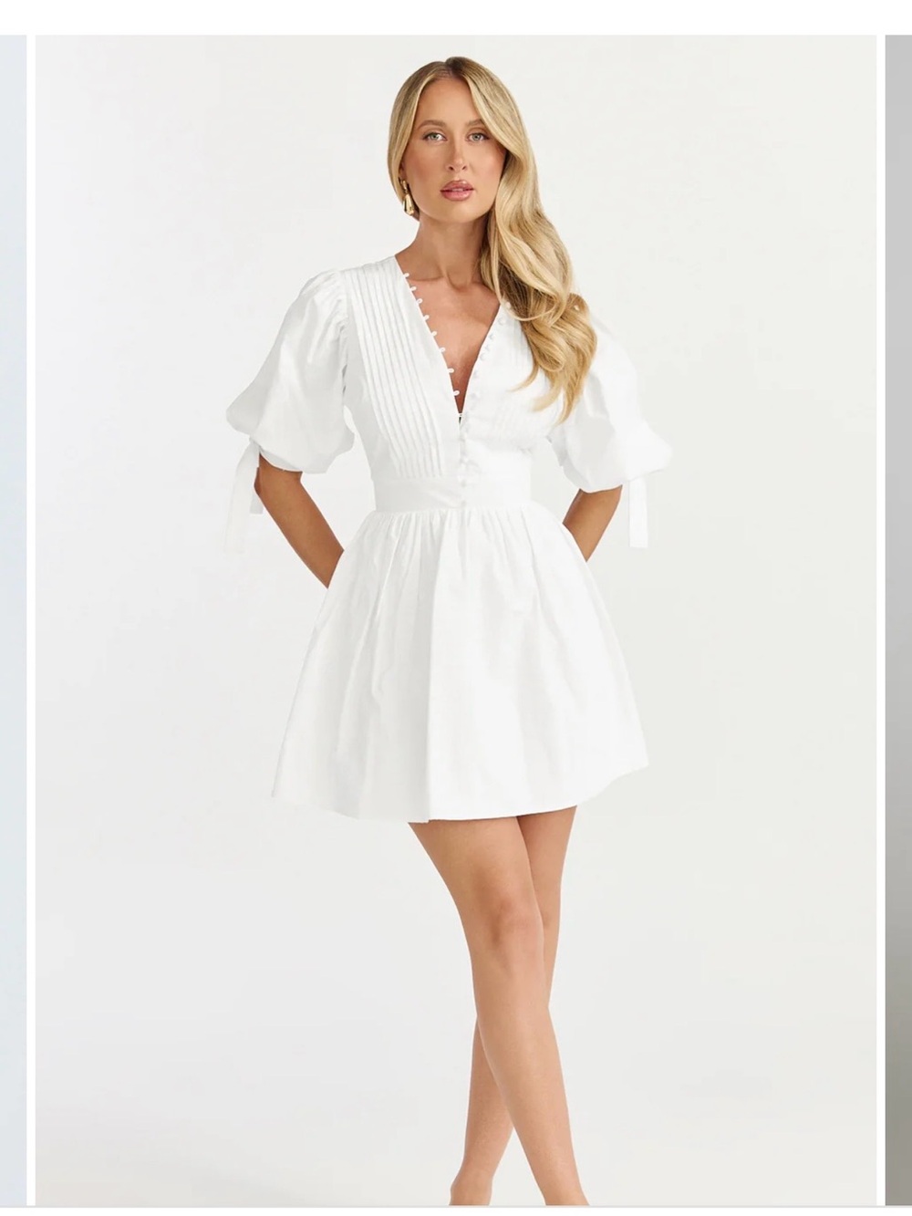 White V-Neck Poplin dress in white